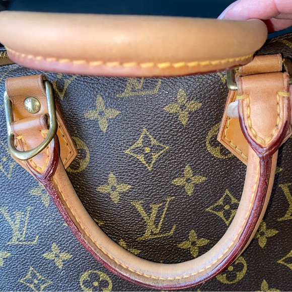 Louis Vuitton Alma - Picture 5 of 11